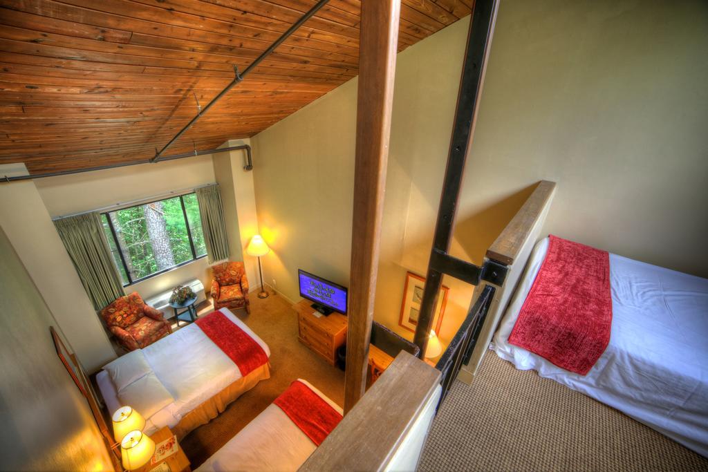Unicoi State Park & Lodge Helen Room photo